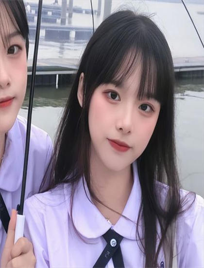 深度影评 导演艺术风格解读《圣者为王》导演的艺术风格与视觉语言